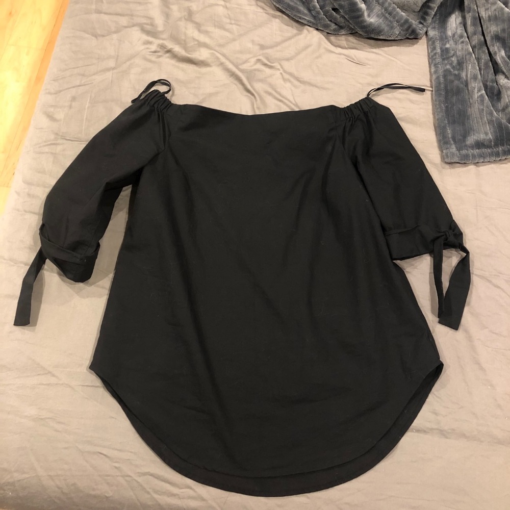 Aritzia off the shoulder top